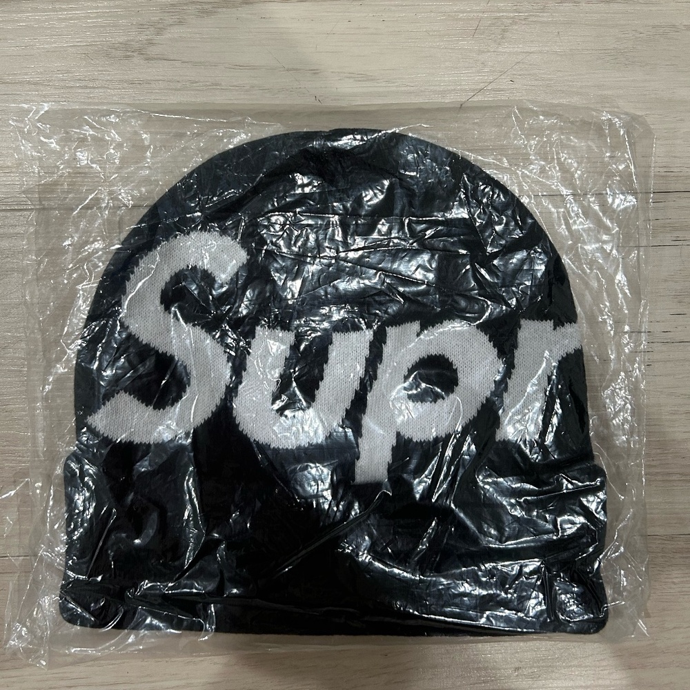 SUPREME BLACK CLASSIC BIG LOGO BEANIE